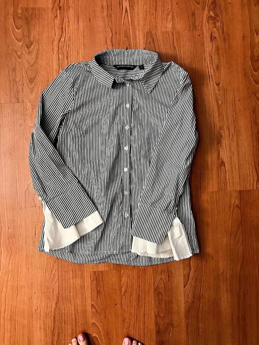 BROOKE SHIELDS Timeless Striped Button Down Shirt Size 10
